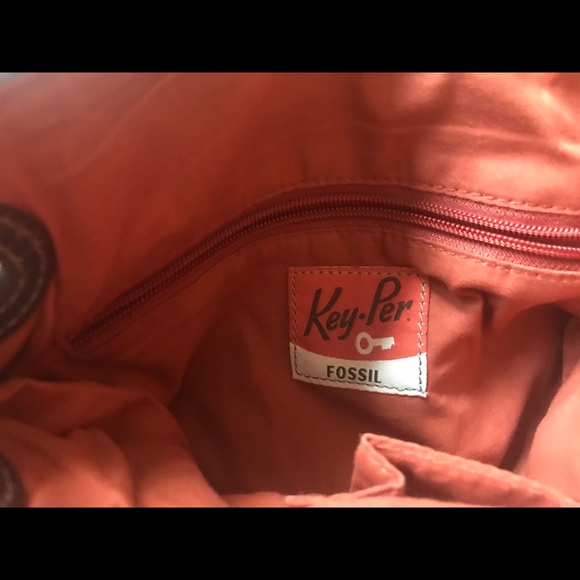 Fossil Crossbody - Picture 2 of 3